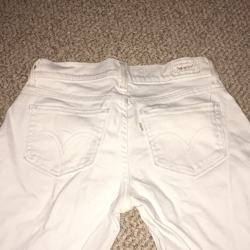 White Levi skinny jeans